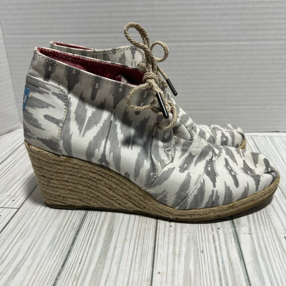 Toms Boots Womens 8.5 Wedge Espadrilles Booties  Canvas Lace Up Round Tow